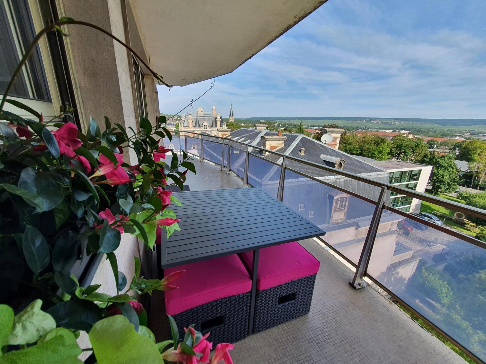 L'Epopee Panoramique - Parking - Avenue De Champagne - Epernay Apartment Ngoại thất bức ảnh